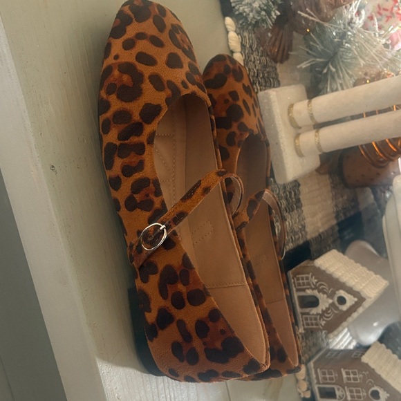 Leopard Pattern Women's Loafers - Picture 5 of 7